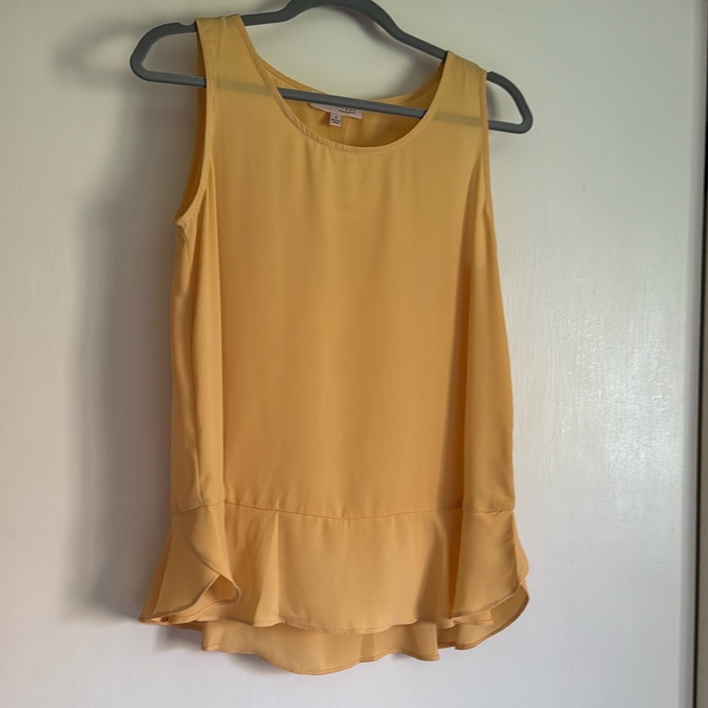 Sleeveless blouse